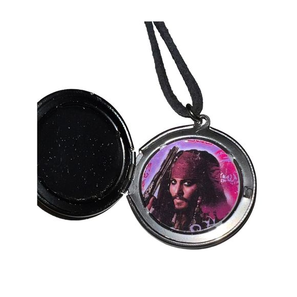 Disney Pirates of the Caribbean Johnny Depp Photo Locket Necklace - Picture 4 of 8